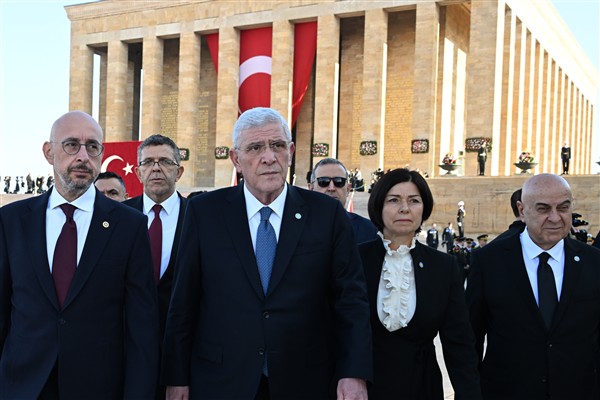 Dervişoğlu, Anıtkabir'deki törene katıldı
