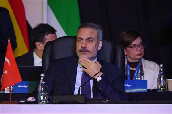 Dışişleri Bakanı Fidan, Pakistanlı mevkidaşı Dar ile görüştü