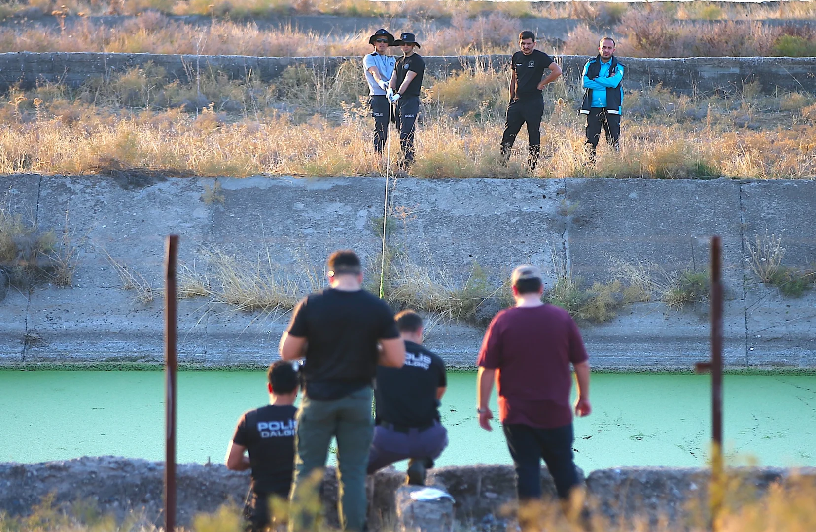 Diyarbakır'da kaybolan polis memurunun bulunması için ekiplerce arama çalışması yapılıyor
