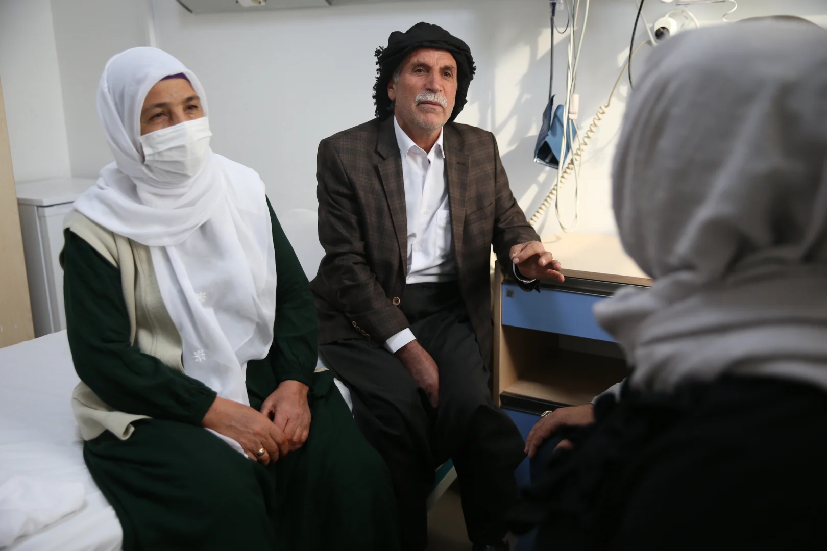 Diyarbakırlı çiftler çapraz böbrek nakli ile eşlerini hayata bağladılar