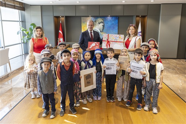 Dr. Kamil Tarhan İlkokulu öğrencilerinden Başkan Seçer'e ziyaret