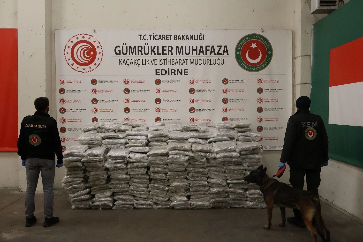 Edirne'de sınır kapılarında 524 kilo 336 gram uyuşturucu ele geçirildi
