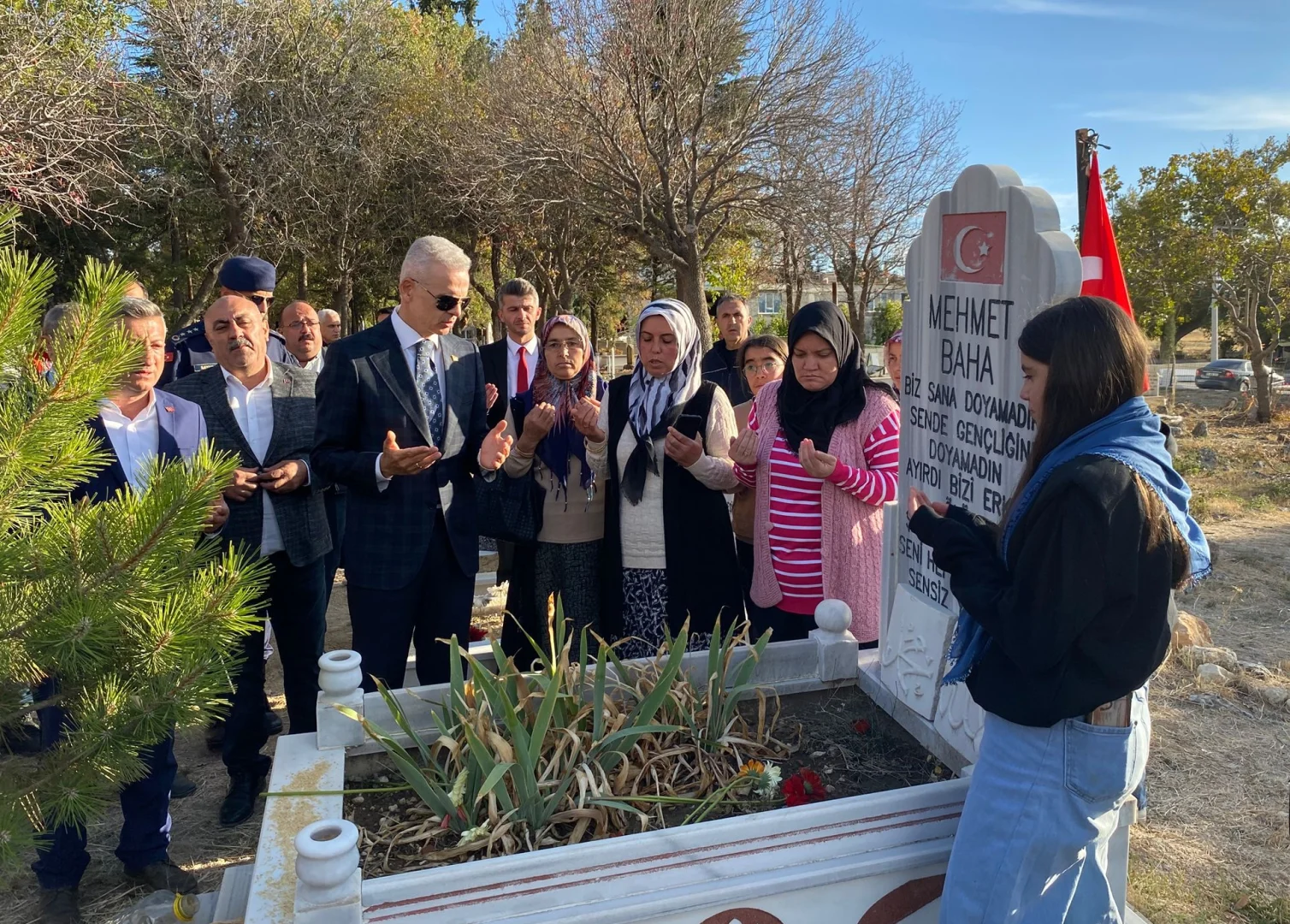 Ermenek'teki maden kazasında yaşamını yitiren işçiler mezarı başında anıldı