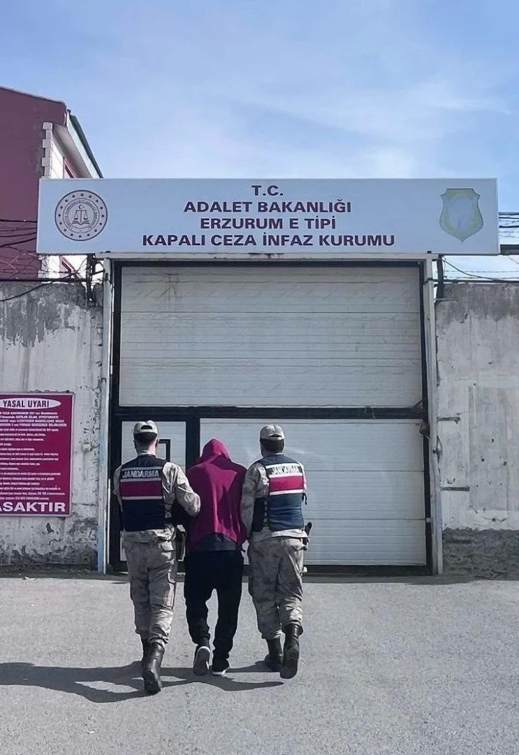 Erzurum'da 20 yıl kesinleşmiş hapis cezası bulunan hükümlü yakalandı