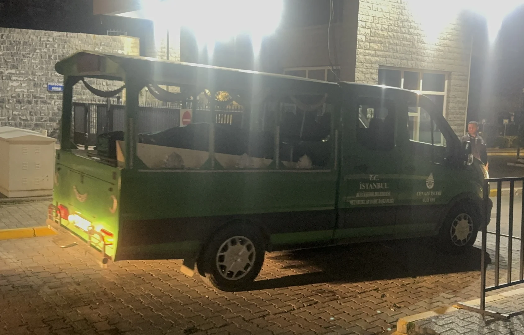 Fatih'te 2 çocuk ile annelerinin ardından baba da hayatını kaybetti