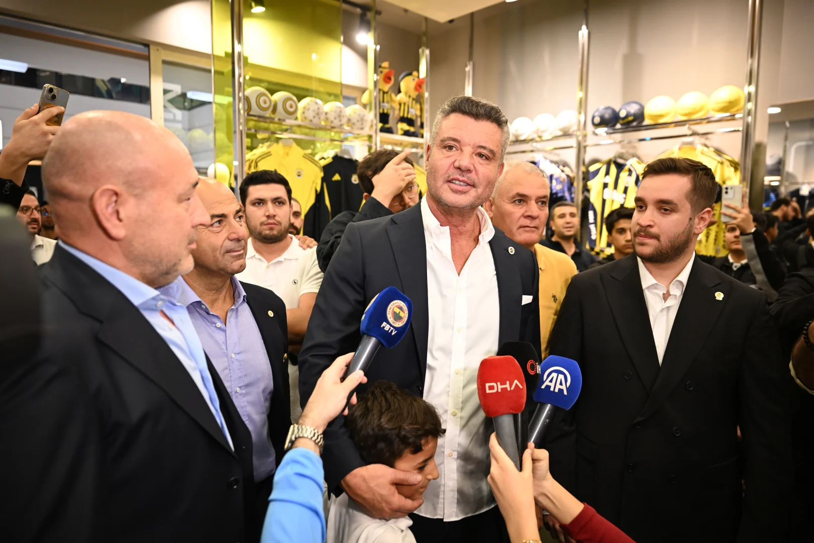 Fenerbahçe Kulübü Başkanı Saran, Gaziantep'teki Fenerium'u ziyaret etti