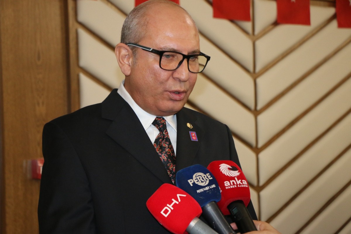 Ferit Binzet: ‘Cumhuriyet’in coşkusuyla yaralarımızı sarmaya çalışıyoruz’  - Videolu Haber