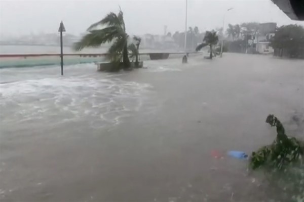 Filipinler'i vuran fırtına, süper tayfun statüsüne yükseltildi