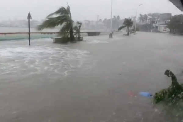Filipinler'i vuran ikinci tayfun nedeniyle yaklaşık bir milyon kişi kaçtı