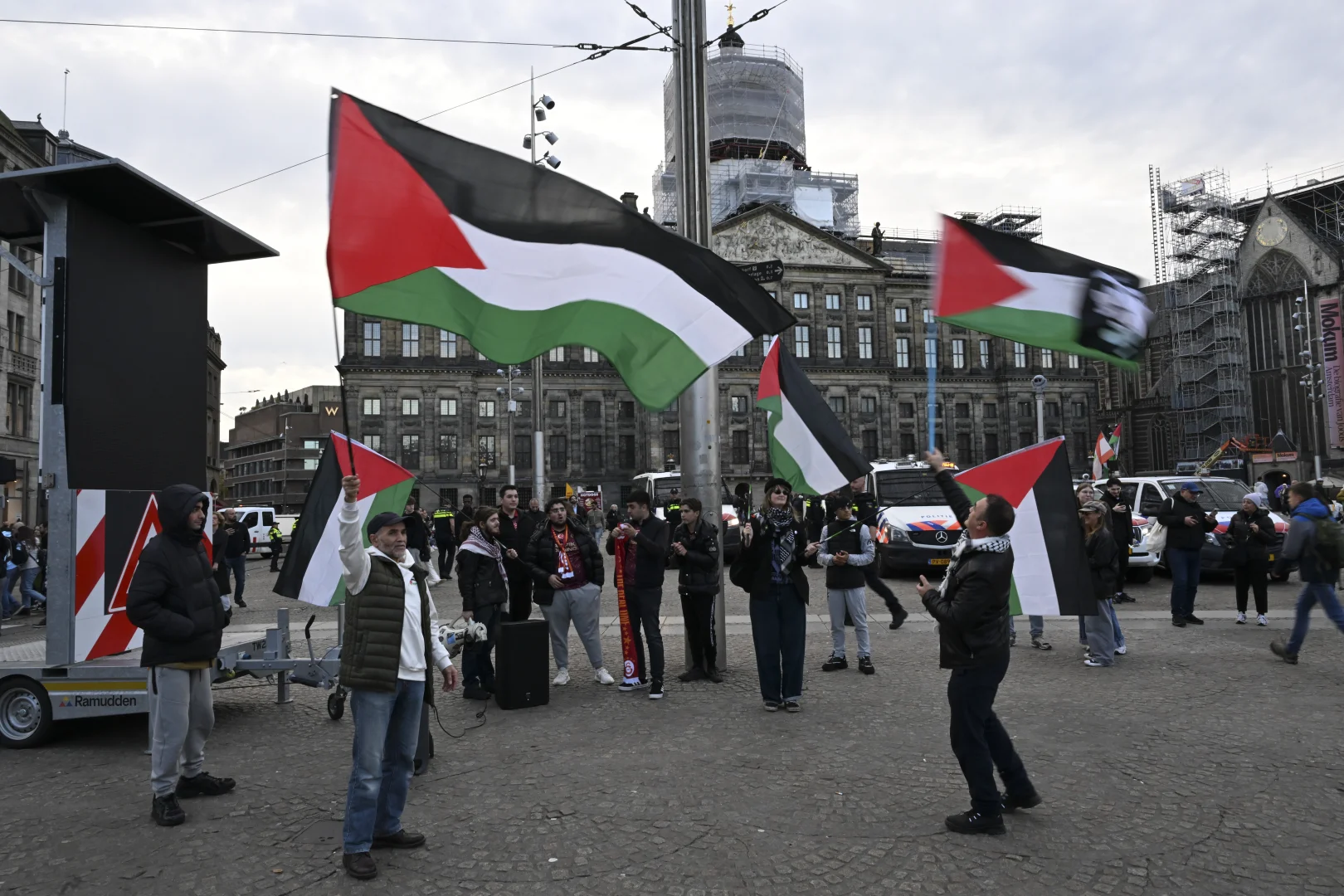 Galatasaray taraftarlarından Ajax maçına yoğun ilgi