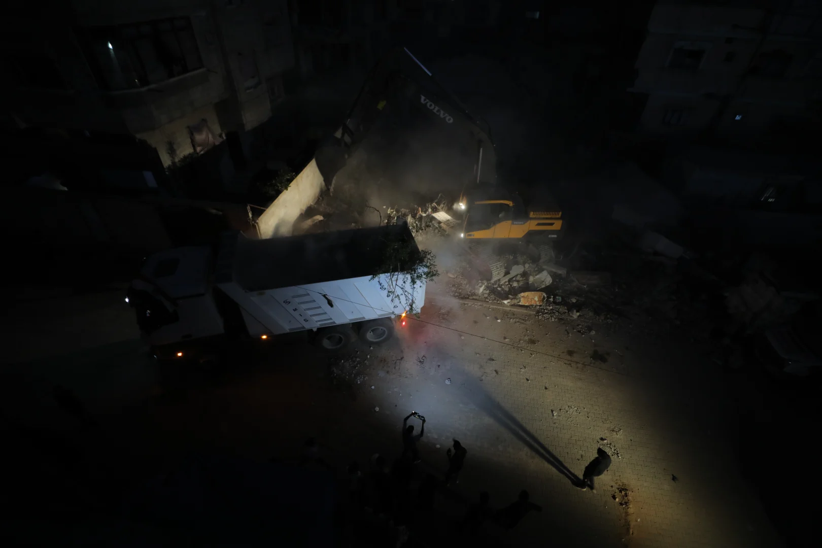 Gazze'de İsrailli esirlere ait cesetlerinin arama çalışmaları sürüyor