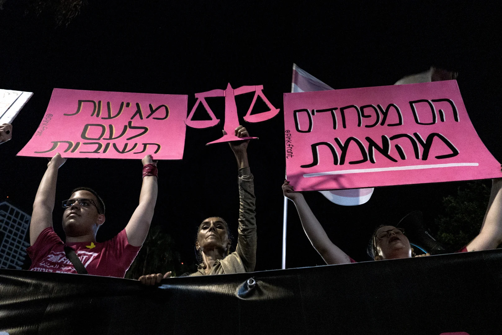 Gazze’de kalan 13 İsraillinin cesedinin teslim edilmesi talebiyle Tel Aviv'de gösteri düzenlendi