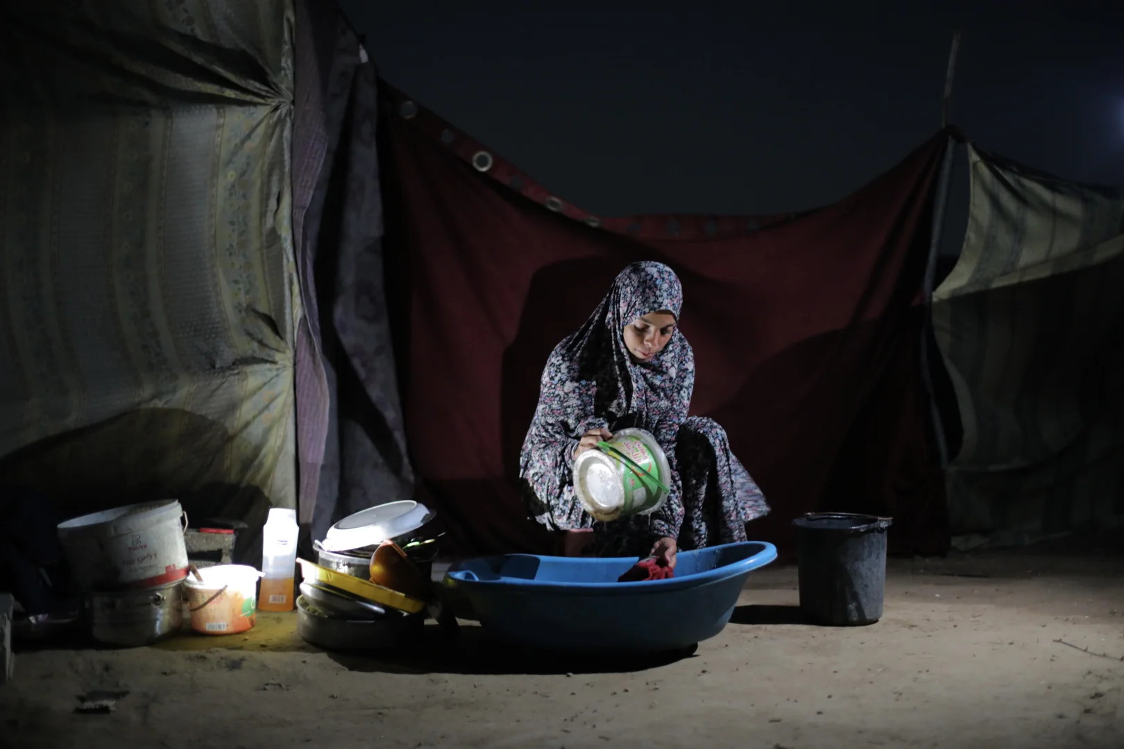 Gazze’de karanlıkta yaşam mücadelesi