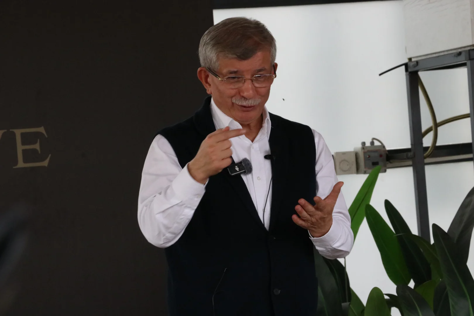 Gelecek Partisi Genel Başkanı Davutoğlu, Kayseri'de "Küresel Vicdan" konulu söyleşiye katıldı: