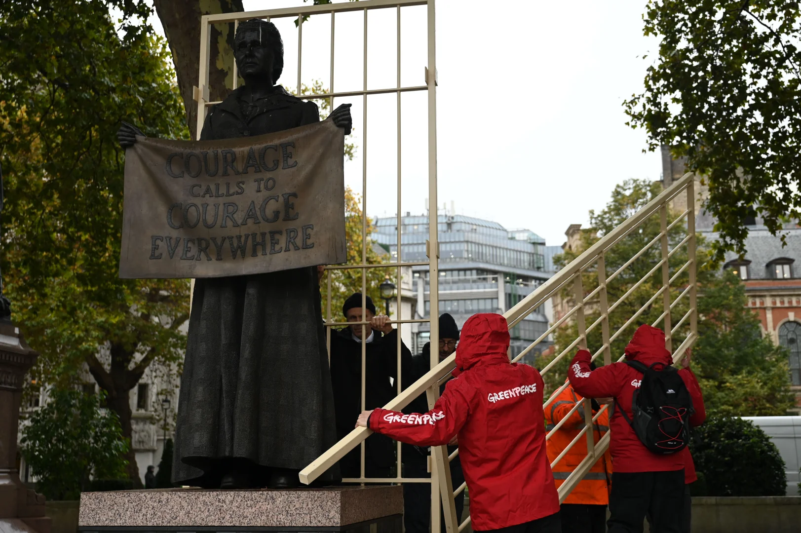Greenpeace’ten “Hapishanedeki Kahramanlar” eylemi