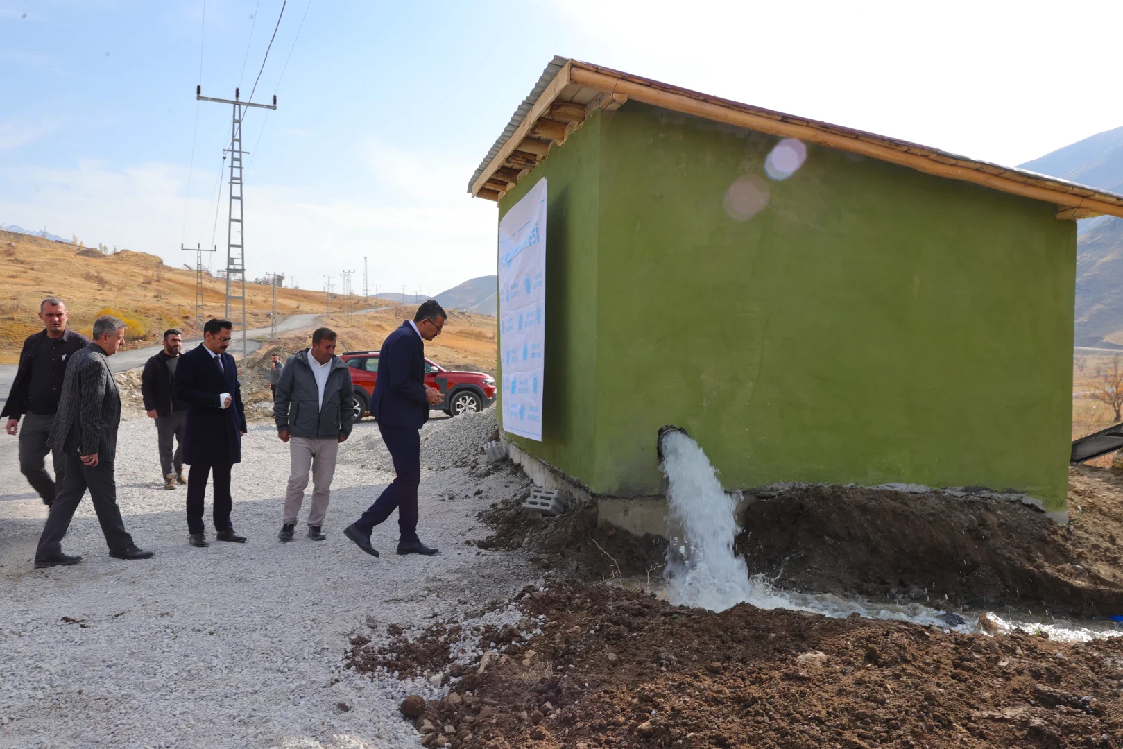 Hakkari'de içme suyu sorununa "sondajlı" çözüm