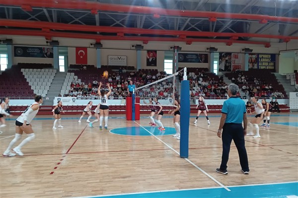 Hatay'da Cumhuriyet Bayramı kutlamaları spor sahalarına taşındı
