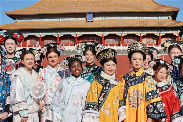 Hizmet ticareti açığı 33,5 milyar dolar azaldı