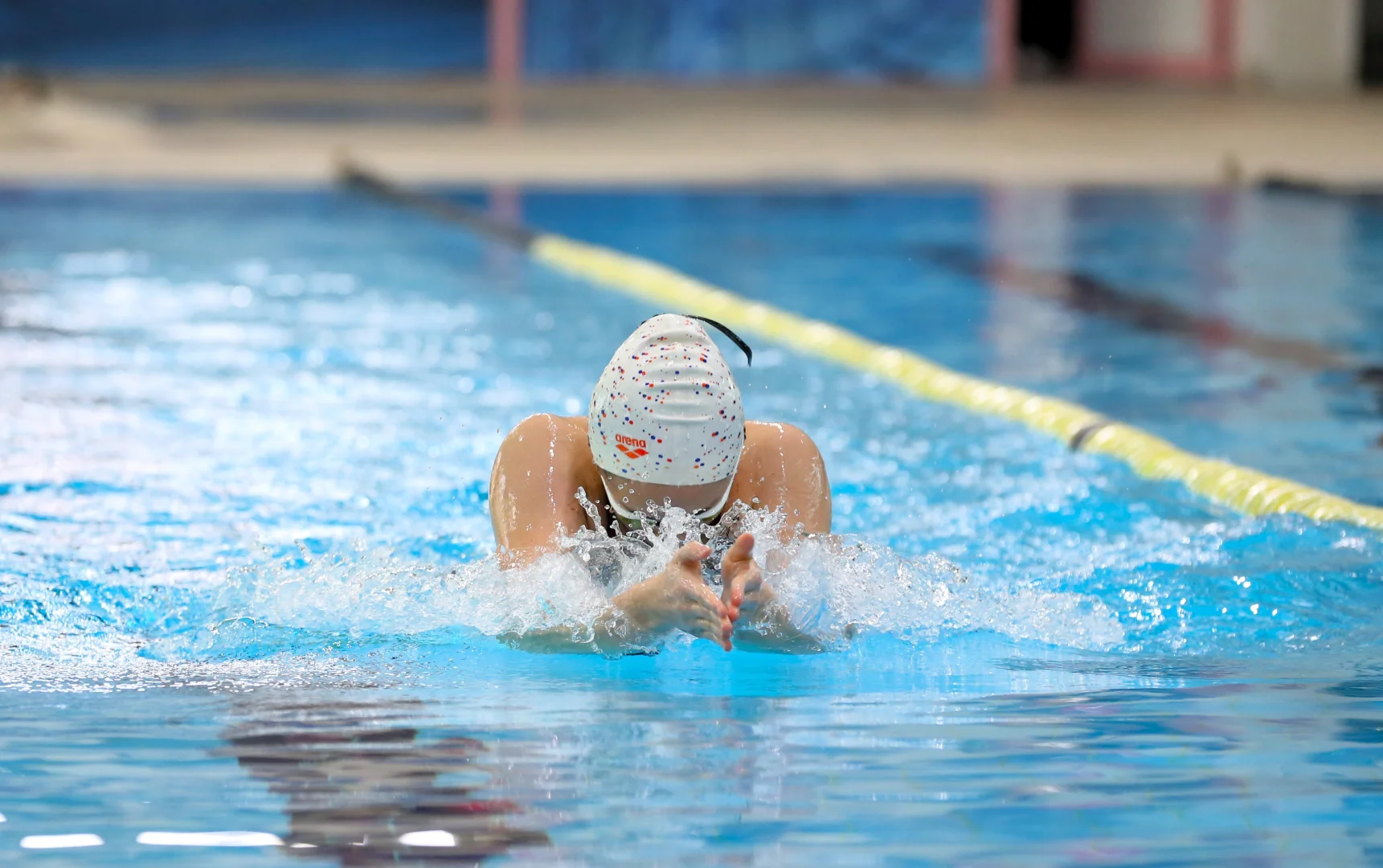 İşitme engelli milli yüzücüler İdil ile Irmak, Tokyo'da madalya için kulaç atacak