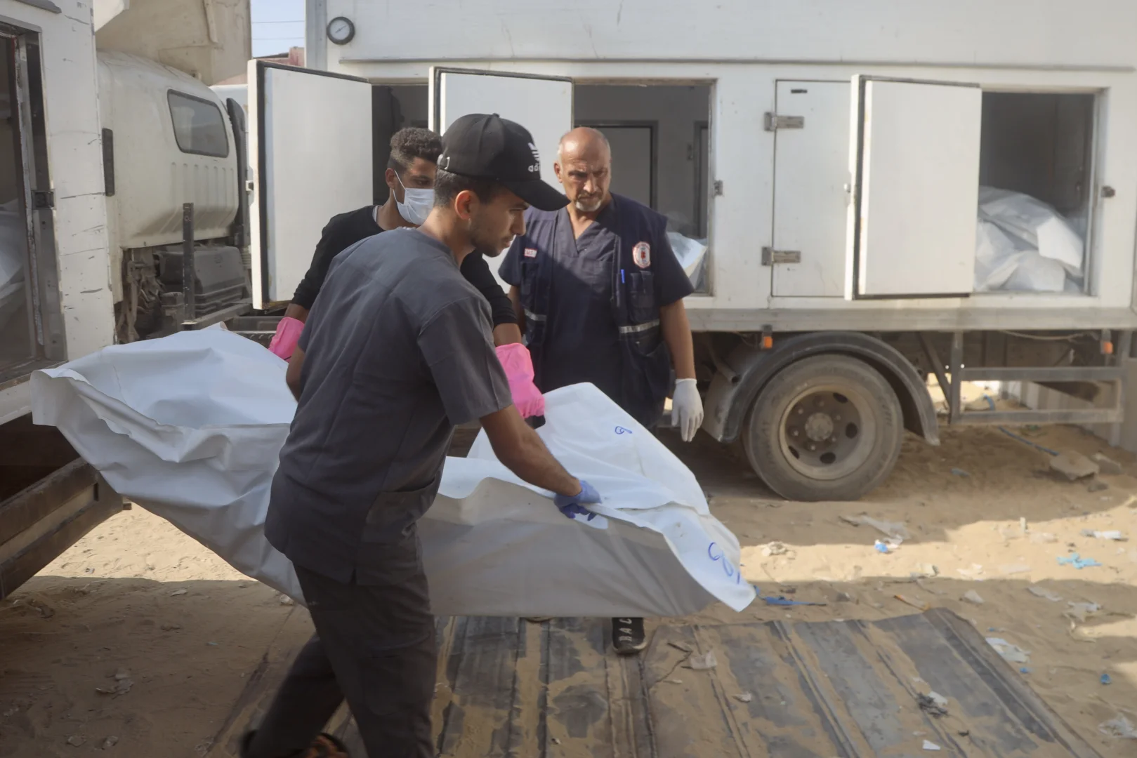 İsrail, Gazze'den alıkoyduğu 15 Filistinlinin daha cenazesini teslim etti