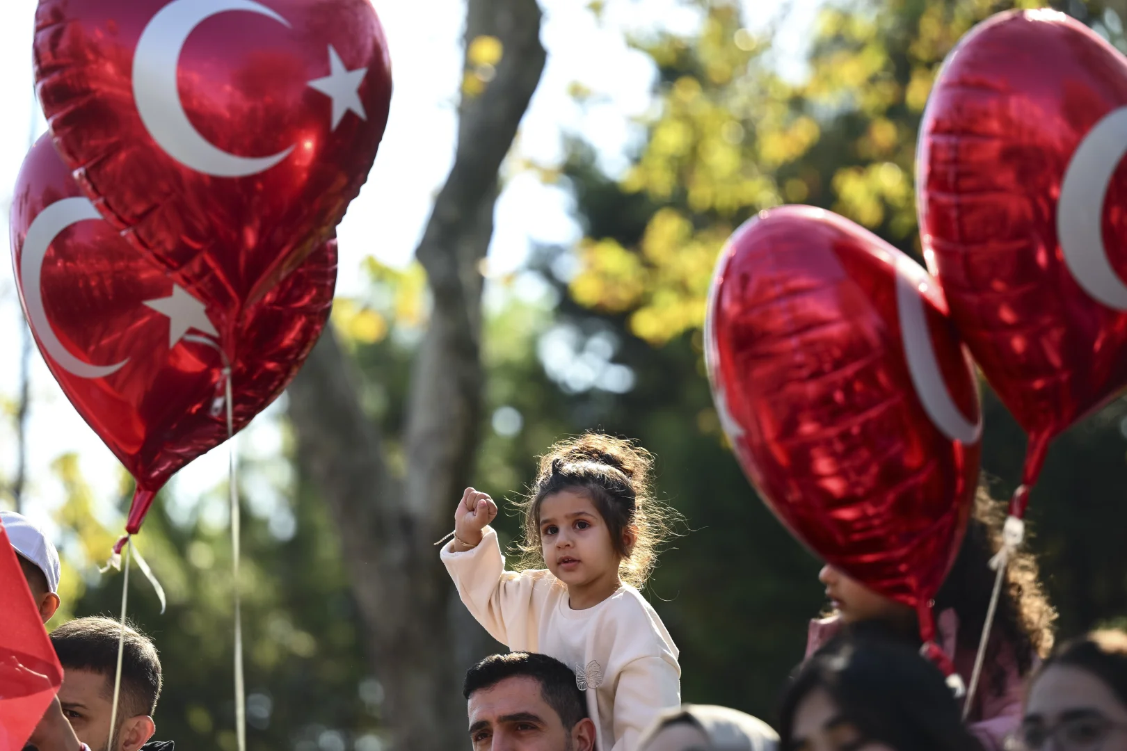 İstanbul'da Cumhuriyet'in 102. yıl dönümü dolayısıyla tören düzenlendi