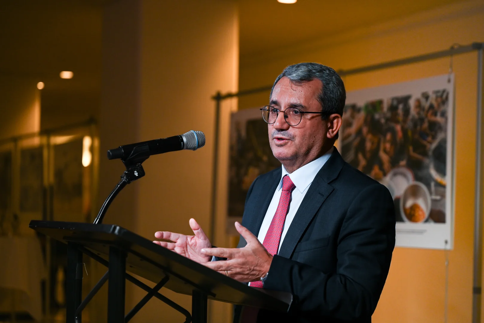 İstanbul Photo Awards 2025'te ödül alan fotoğrafların sergisi BM'de açıldı