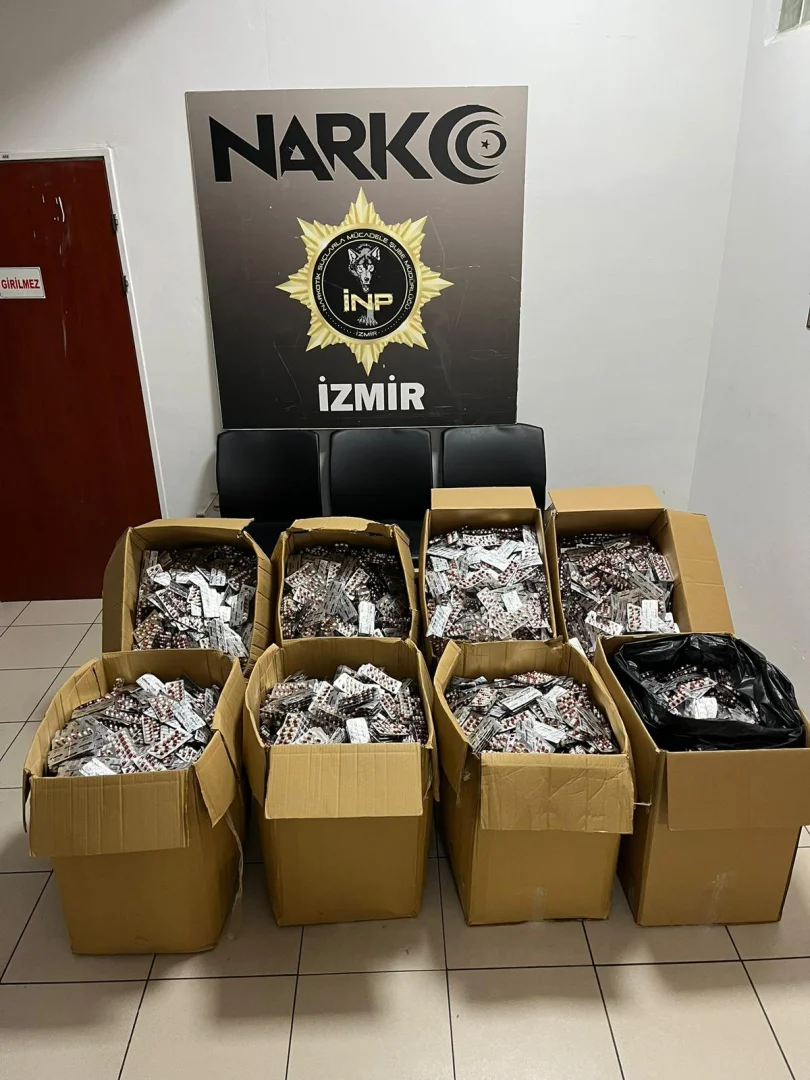 İzmir'de 168 bin 448 uyuşturucu hap ele geçirildi