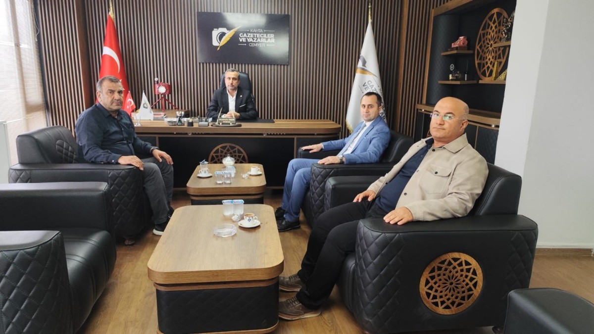 Kahta SGK Müdürü Seçilmiş’ten nezaket ziyareti