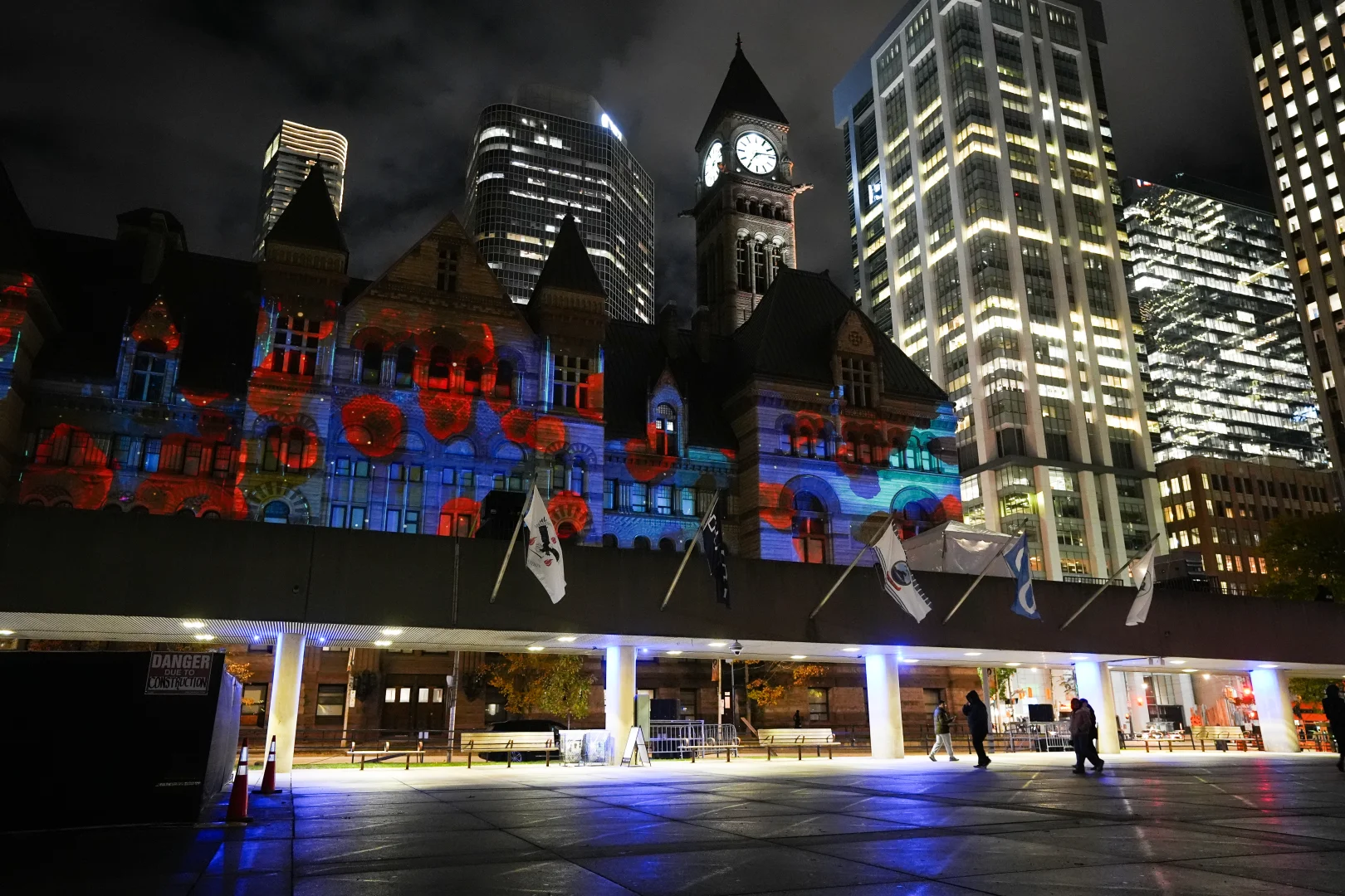Kanada’da "Remembrance Day" kapsamında ışık gösterisi