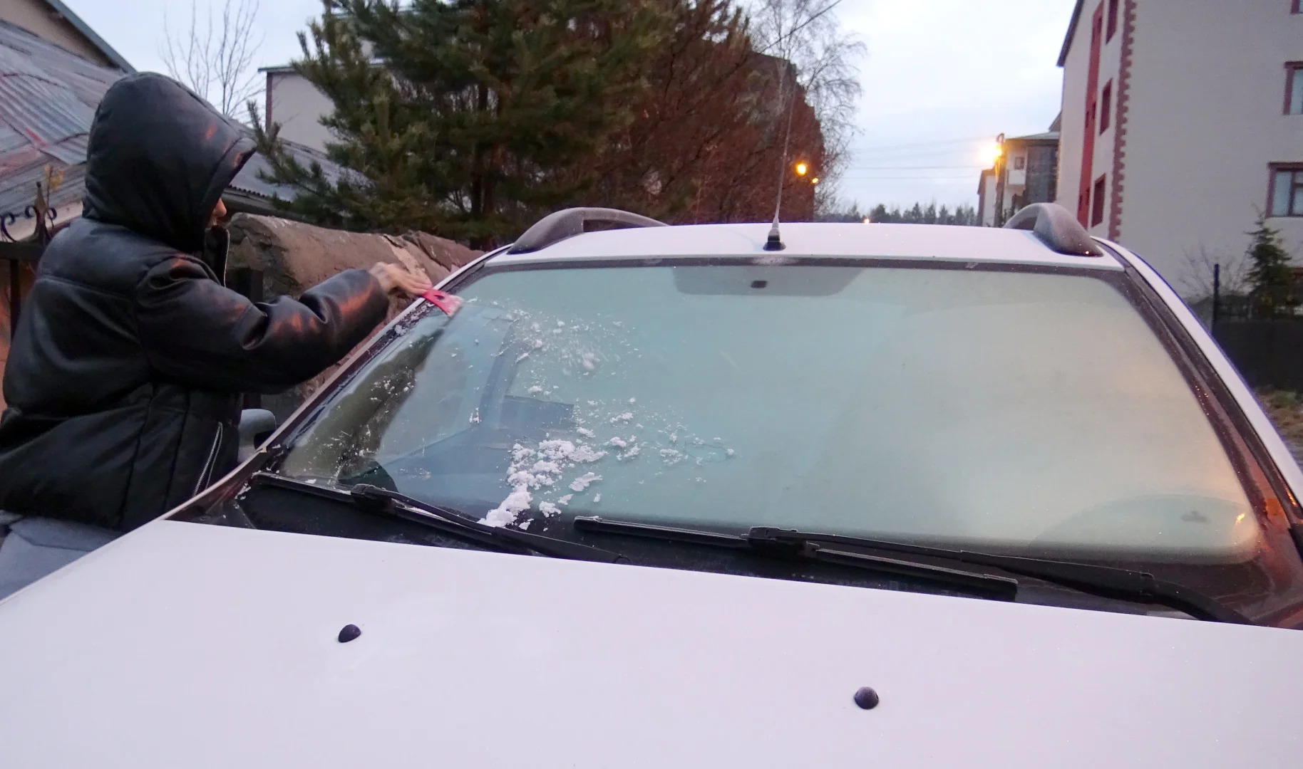 Kars'ta kar yağışı sonrası soğuk hava ve sis etkili oldu