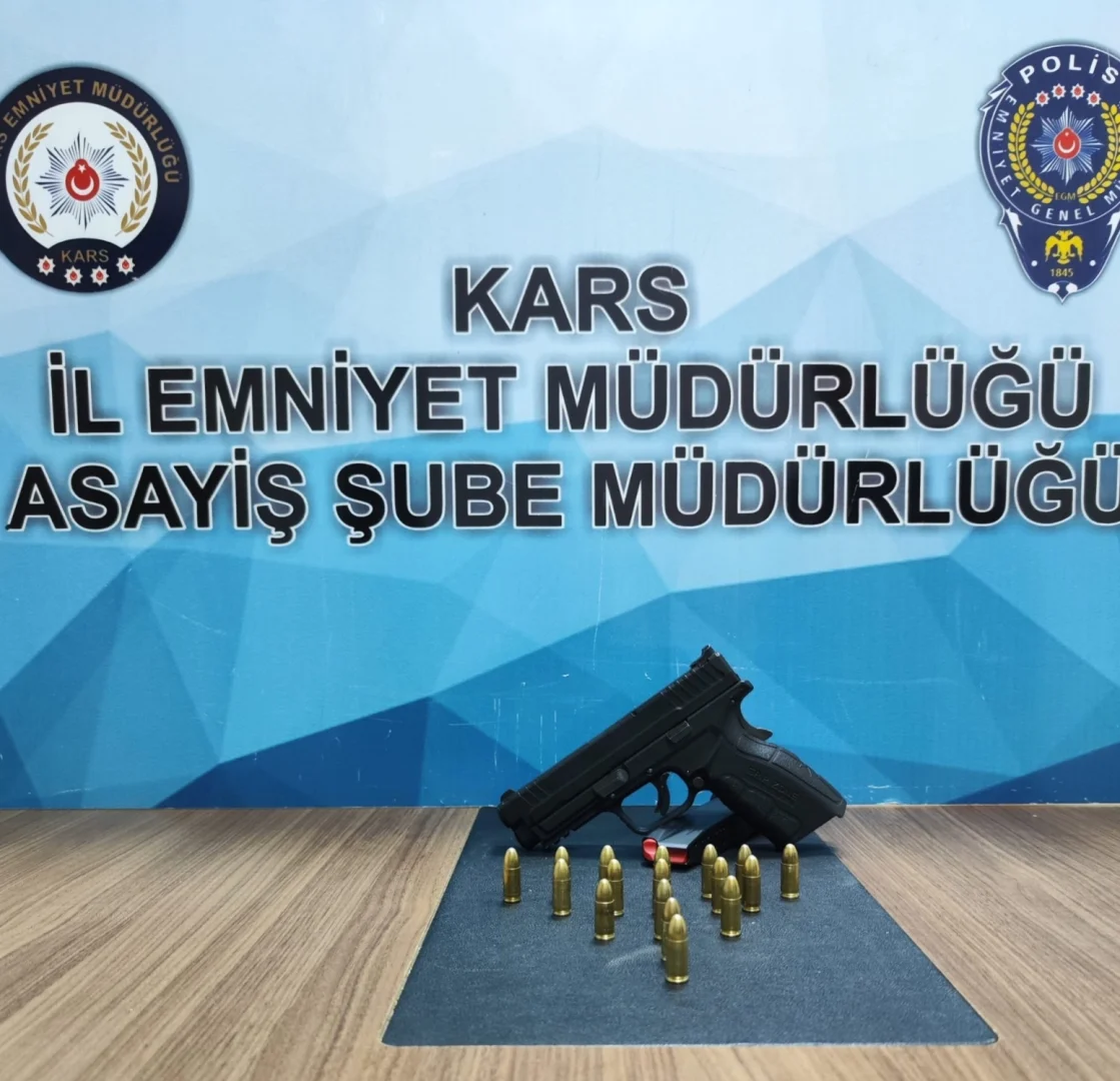 Kars'ta silah kaçakçılığı operasyonunda 13 şüpheli yakalandı