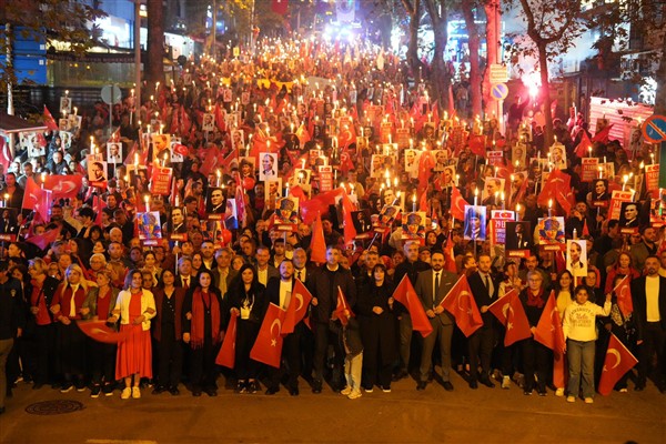 Kartal'da Cumhuriyet'in 102. yılı kutlandı