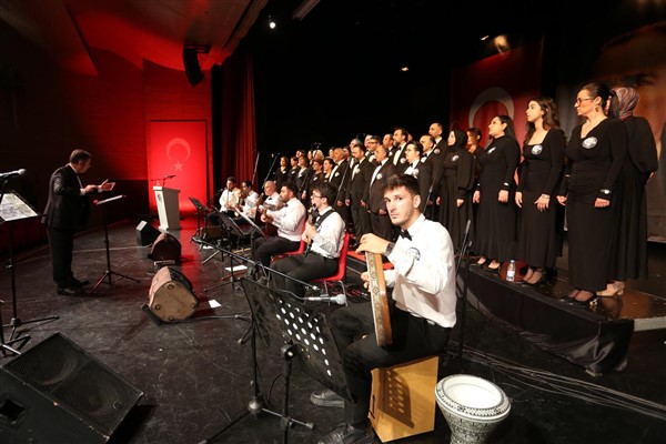 Kepez’de Cumhuriyet Konseri gerçekleşti