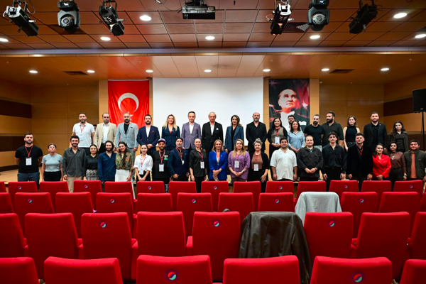 Kepez Kent Tiyatrosu sanatçıları, belediye bünyesinde çalışacak