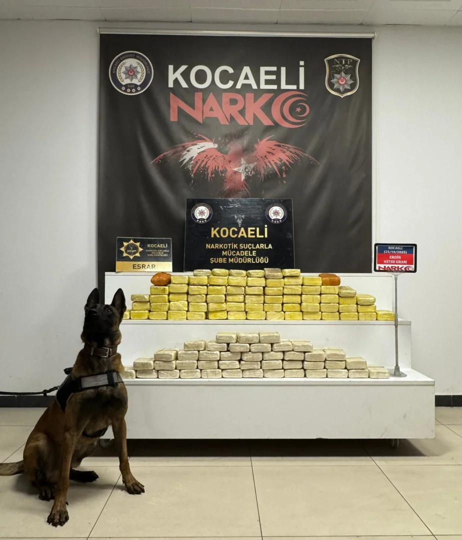 Kocaeli'de bir otomobilde 45 kilo 750 gram eroin ele geçirildi