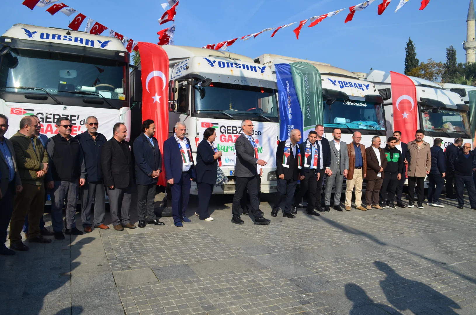 Kocaeli'den Gazze'ye 10 yardım tırı dualarla yola çıktı