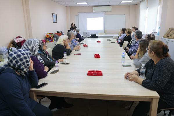 Konaklı aileler madde bağımlılığına karşı bilinçlendiriliyor