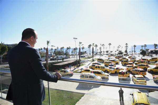 Konyaaltı'nda Cumhuriyet konvoyu düzenlendi