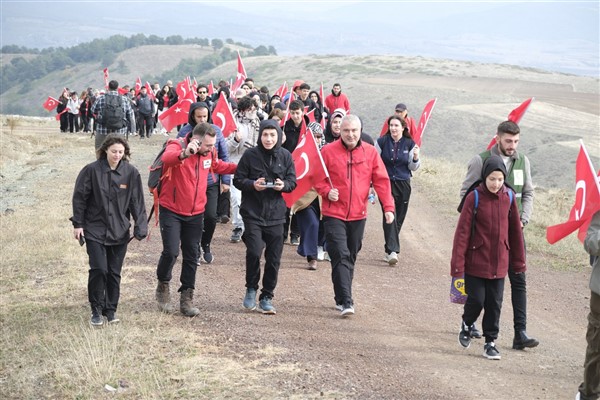 Kösedağ zirvesine “Cumhuriyet Yürüyüşü” etkinliği düzenlendi