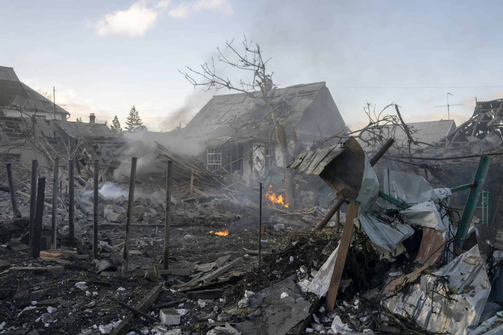 Kramatorsk’ta füze saldırısının ardından yıkım görüntülendi