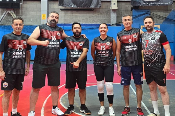 Kurumlar Arası Kaymakamlık Kupası Voleybol Turnuvası şampiyonu Gemlik