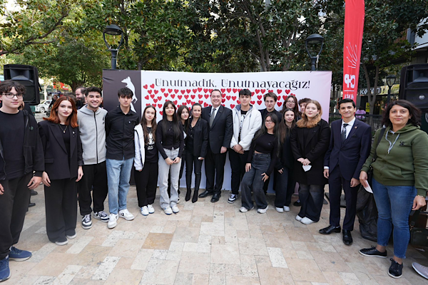 Manisa’da 10 Kasım anma etkinlikler gerçekleştirildi.