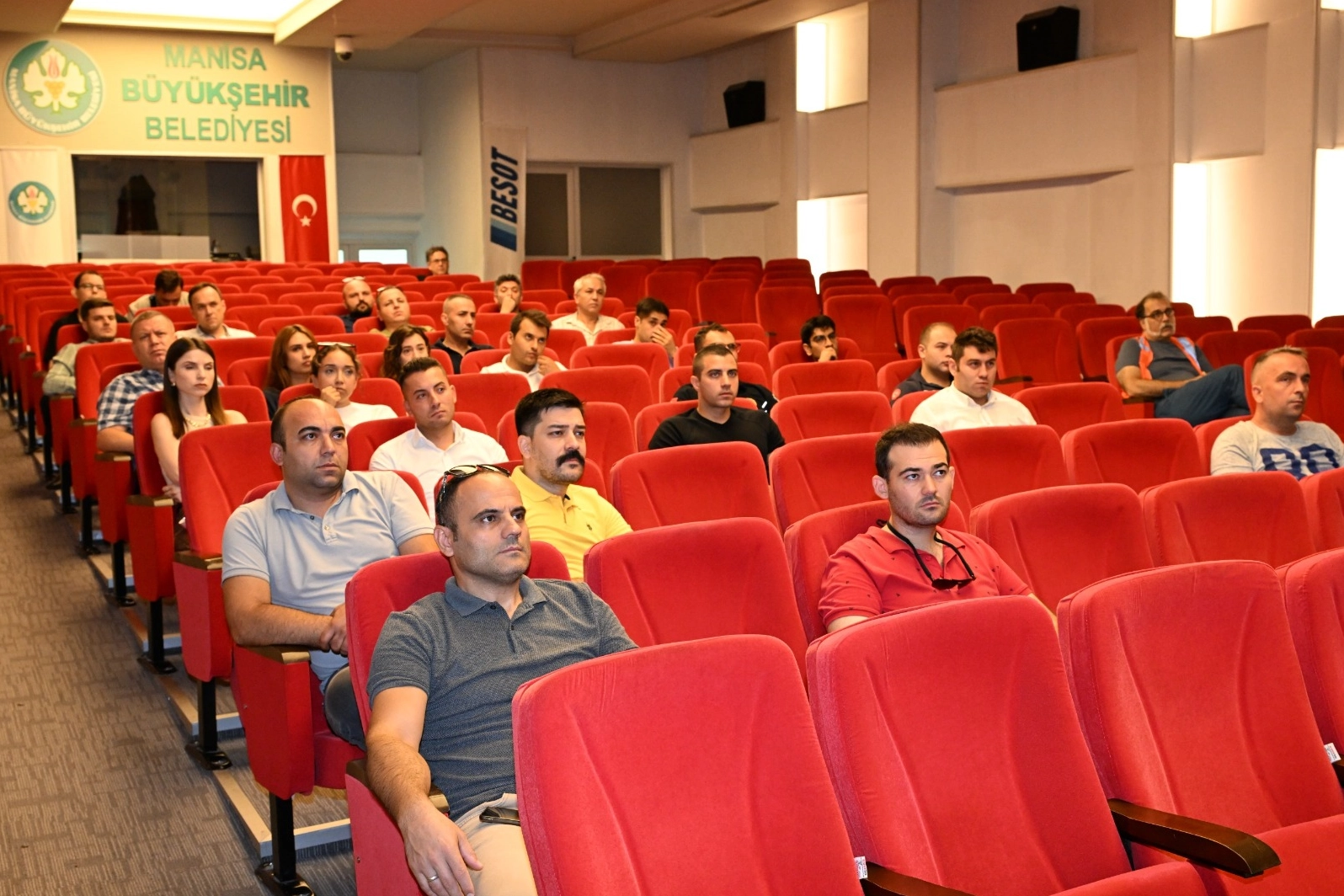 Manisa'da belediye personeline 'Afet Bilinçlendirme' eğitimi
