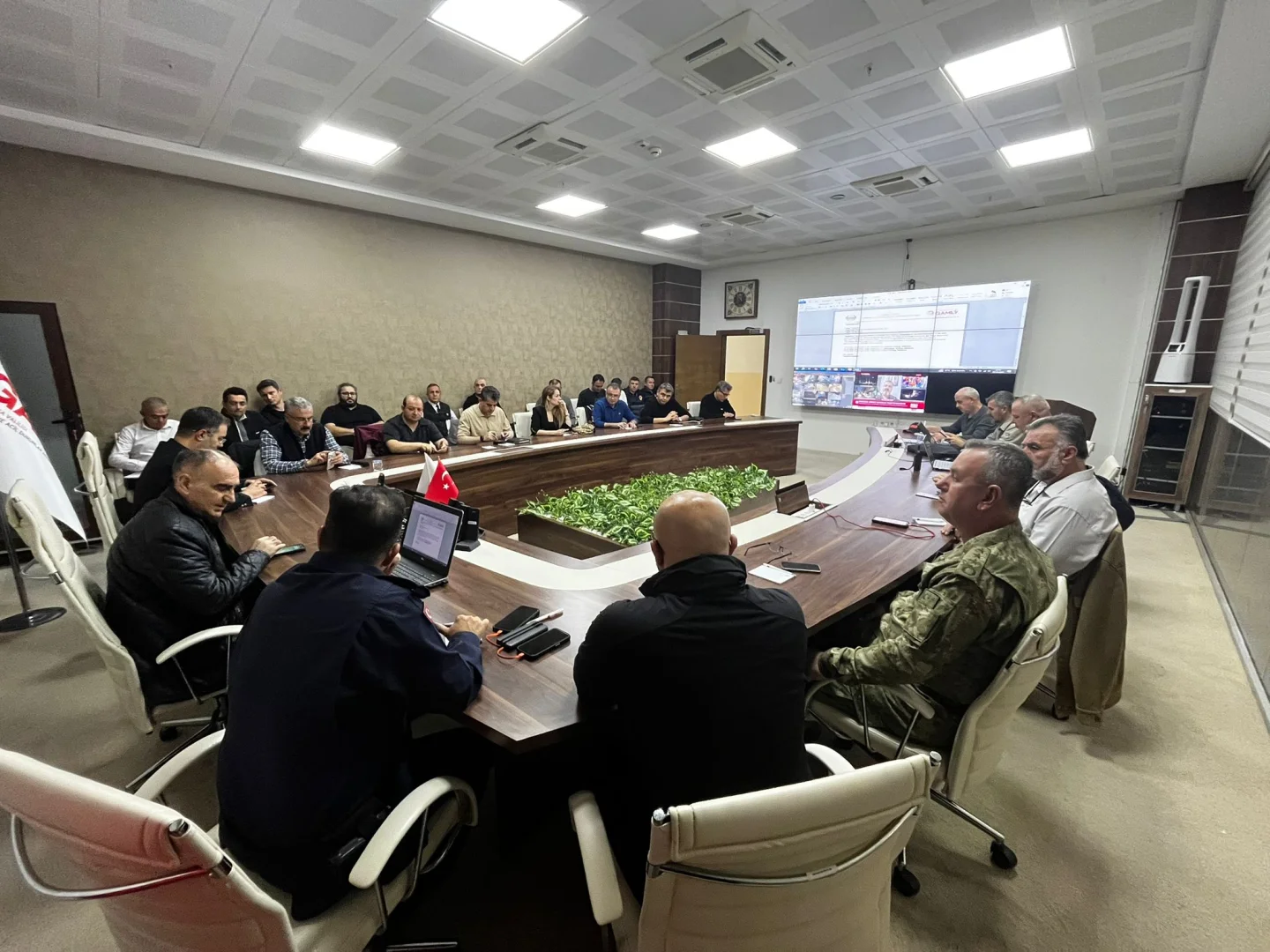 Manisa'da Sındırgı depremi sonrası "kriz merkezi" toplandı