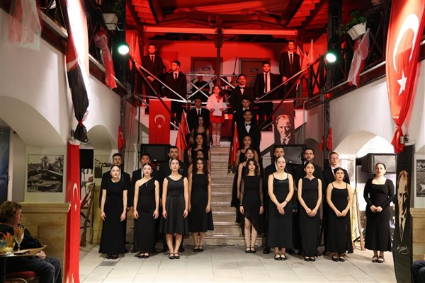 Marmaris'te Cumhuriyet'in 102'nci yıl dönümü kutlandı