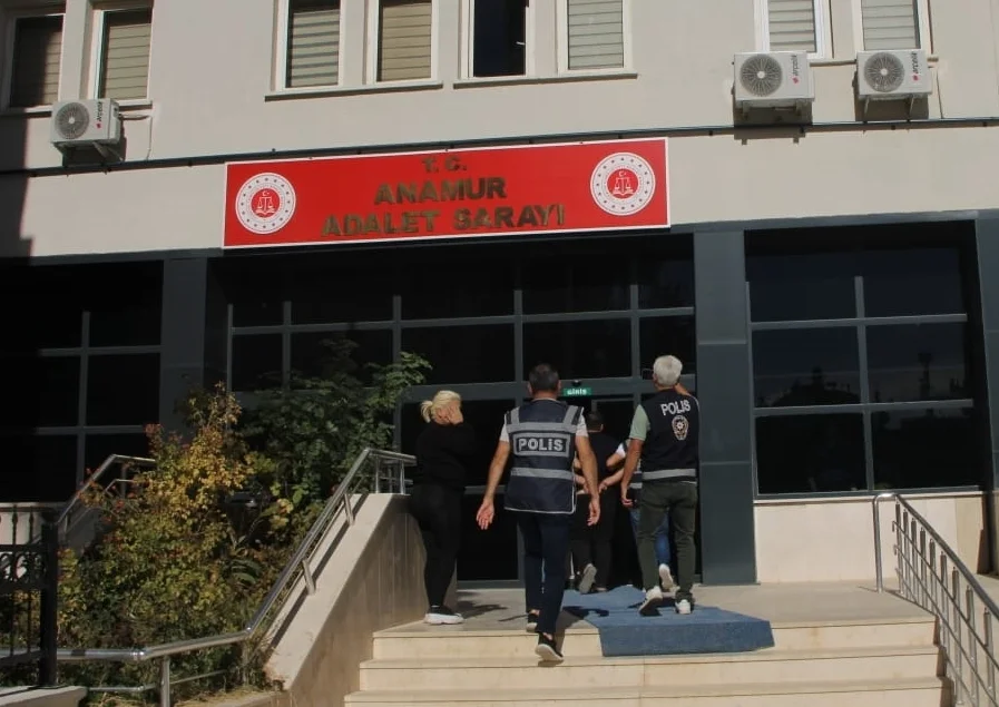 Mersin'de 48 yıl kesinleşmiş hapis cezasıyla aranan hükümlü yakalandı