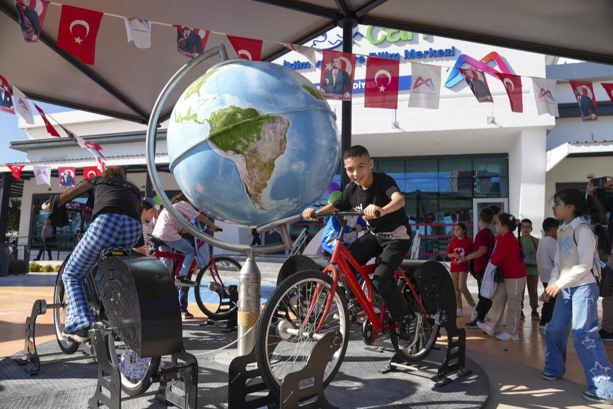 Mersin'de bilimle dolu bir gün