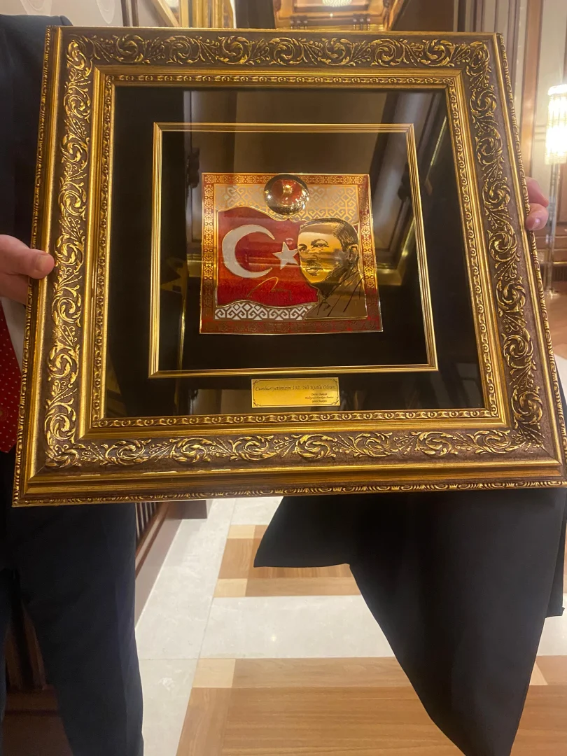 MHP Genel Başkanı Bahçeli'den Cumhurbaşkanı Erdoğan'a anlamlı hediye