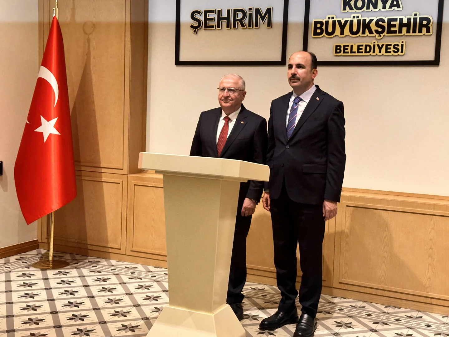 Milli Savunma Bakanı Güler, Konya Büyükşehir Belediyesini ziyaret etti