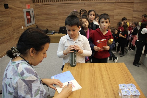 Muğla’da yazar Güneş, çocuklarla buluştu